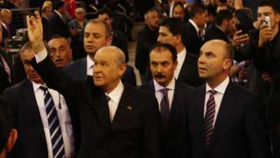 Bahçeli: Davutoğlu'na tavsiyem, ülkelere mesaj vermektense Ermeni çetelerinin bakiyesi malum danışmanıyla ilgilenmesidir