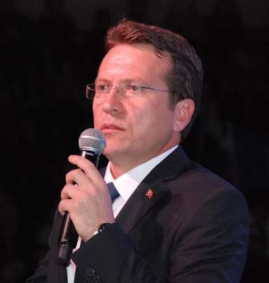 AK Parti Uşak'ta, milletvekili adaylarını Kekilli konseri ile tanıttı