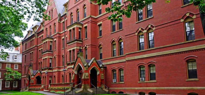 Göbek bağlarını Harvard bahçesine gömüyorlar