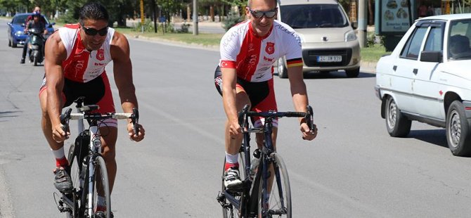 Almanya'dan Erzincan'a dostluk için pedal çevirdiler
