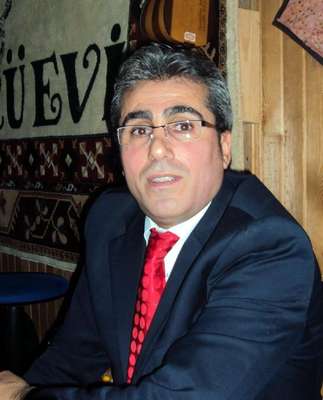 Eğlence merkezi sahibi ve şarkıcıya silahlı saldırı