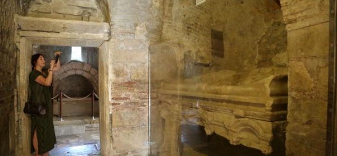 Antalya'da 'Noel Baba'nın mezarı aranıyor