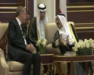 Cumhurbaşkanı Erdoğan, Kuveyt'te resmi törenle karşılandı
