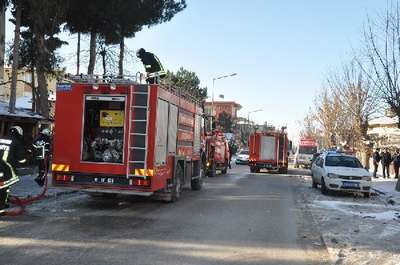 Binanın alt katında çıkan yangın korkuttu