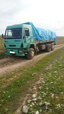Terk edilmiş kamyonda 22 ton petrol çıktı