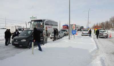 Sivas'ta kapalı yollar ulaşıma açıldı (2)