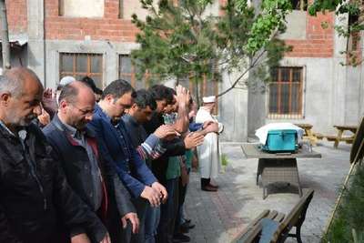Vasiyeti yerine getirilemeden toprağa verildi
