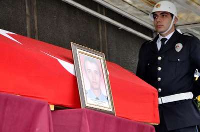 Şehit polis, Trabzon'da gözyaşlarıyla toprağa verildi