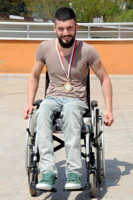 Kene paniği felç etti, sporla hayata sarıldı, şampiyon oldu