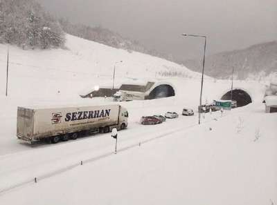 TEM Bolu Dağı geçişinin Ankara yönü ulaşıma kapandı (5)