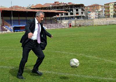 MHP adayı Bayram'dan 20 milyon genci spora yönlendirme projesi