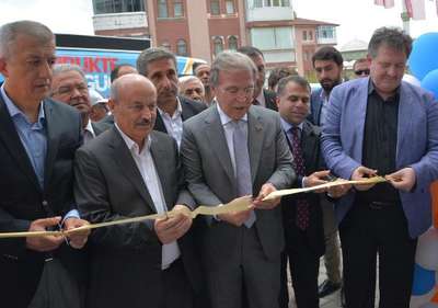 AK Parti'li Şahin: Abdullah Bey bizim başarılı olmamız için dua etmektedir (2)