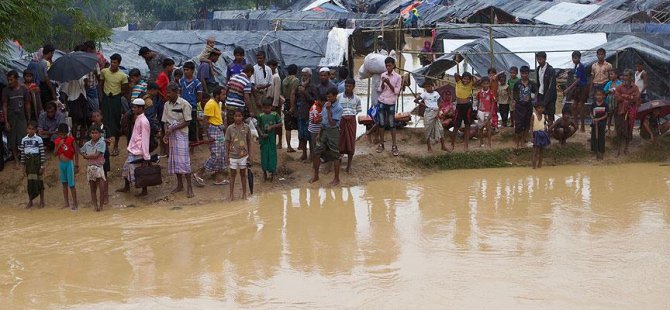 Hindistan Arakanlılara deniz sınırını kapattı