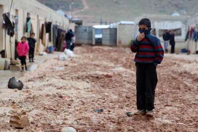 Karacaoğlu: Sınırdaki 500 bin Suriyeli soğukla mücadele ediyor
