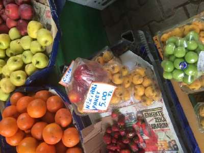 Tezgahlara yeni gelen yazlık sebze-meyve fiyatları el yakıyor