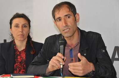 HDP'nin seçim bürosundaki bez afiş kaldırıldı (2)