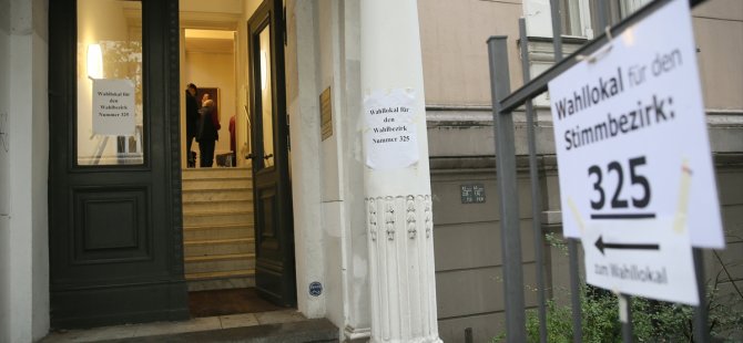Almanya'da ilk seçim sonuçları