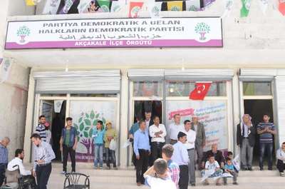 HDP adayı Baydemir, Akçakale'de