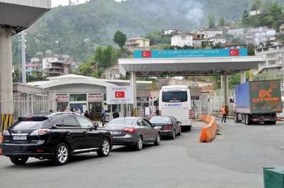 Türk TIR şoförleri Gürcistan polisinden şikayetçi