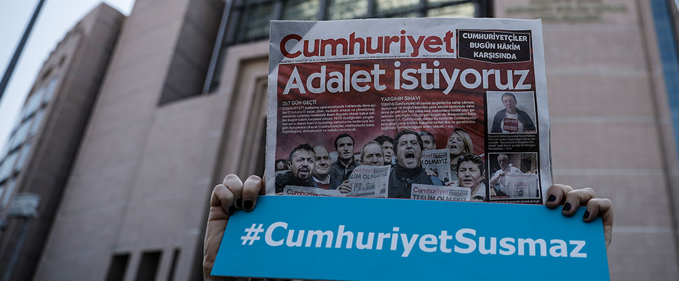 'Bu gazete Can Dündar'ın top oynayacağı yer değil'
