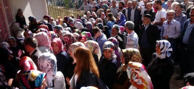 İşsizlerin mülakat izdihamı