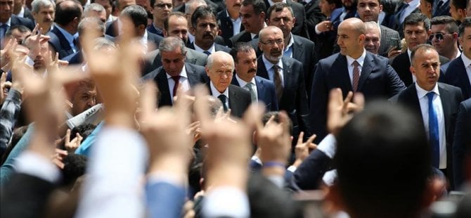 MHP dolarlarını bozdurdu