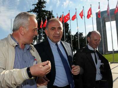 CHP'li Tekin'den Başbakan Davutoğlu'nun projelerine eleştiri