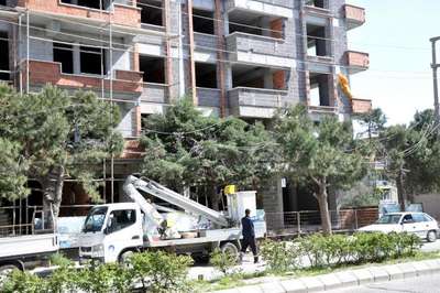 Kopan tel iki mahalleyi elektriksiz bıraktı