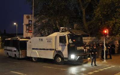 Binlerce polis Taksim ve Beşiktaş'ta yerlerini aldı
