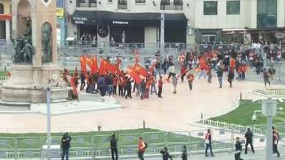 Taksim Meydanı'na koşarak giren gruba polis müdahalesi (1)