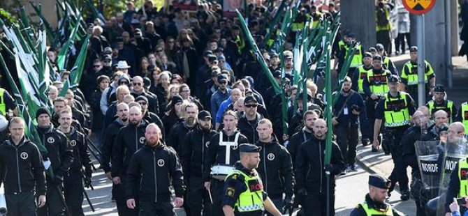 Nazi sempatizanları sokaklarda: Çok sayıda yaralı