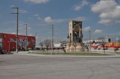 Eskişehir'deki 'Taksim Meydanı'nda 1 Mayıs kutlaması