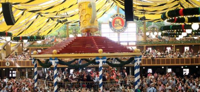 Bira festivalinde bir kişi hayatını kaybetti