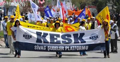 İşçiler çalıştı, üniversiteliler 1 Mayıs'ı kutladı