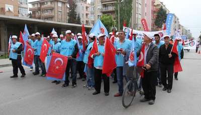 Balıkesir'de renkli 1 Mayıs kutlaması