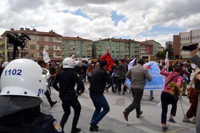 Niğde'de izinsiz 1 Mayıs gösterisine polis müdahale etti: 25 gözaltı