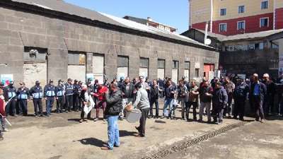 Kars Belediye Başkanı Karaçanta, personele çifte bayram yaşattı
