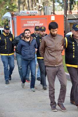Çukurova Belediyesi'ne ateş eden şüpheliler yakalandı