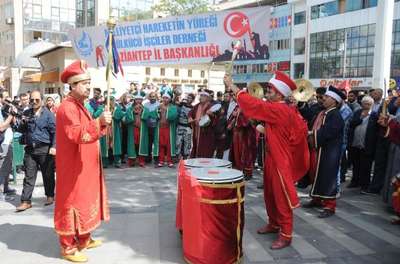 Gaziantep’te ülkücü işçilerden mehteranlı kutlama