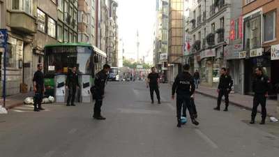Çevik Kuvvet Polisi top oynadı