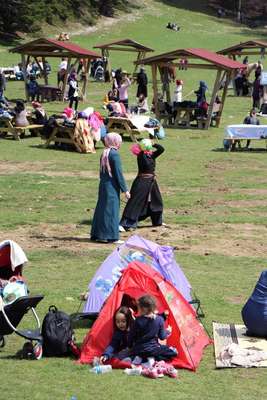 Abant'ta piknik sezonu açıldı