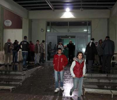Silopi'de merdiven korkulukları devrildi: 10 öğrenci yaralı