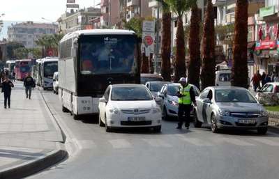 Çanakkale iskelesinde araç yoğunluğu