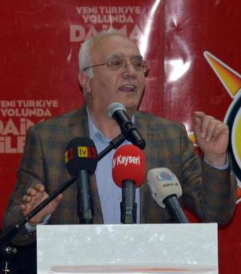 Elitaş: Kılıçdaroğlu, Yunan Başbakanı gibi bol keseden savurtturuyor'