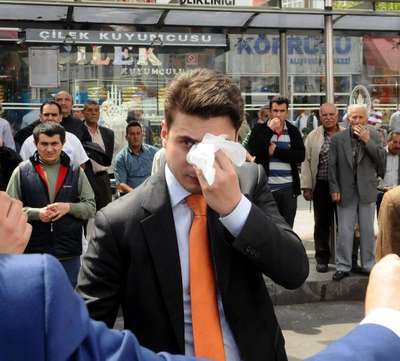 Fatih'de stant gerginliği: 4 yaralı