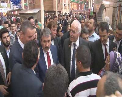 Kamalak ve Destici fuarda Giresunlularla horon tepti