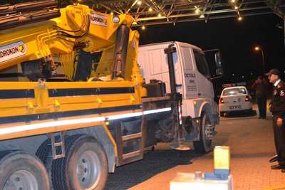 Askeri alana kamyonla girmeye çalışan sürücü ölü ele geçirildi