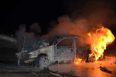 Takla atarak yanan otomobilin sürücüsü ağır yaralandı