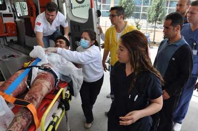 Tarlada define ararken dinamit patladı: 3 ağır yaralı