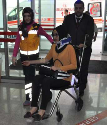 Karaman'da öğrenci servisine vinç çarptı: 21 yaralı